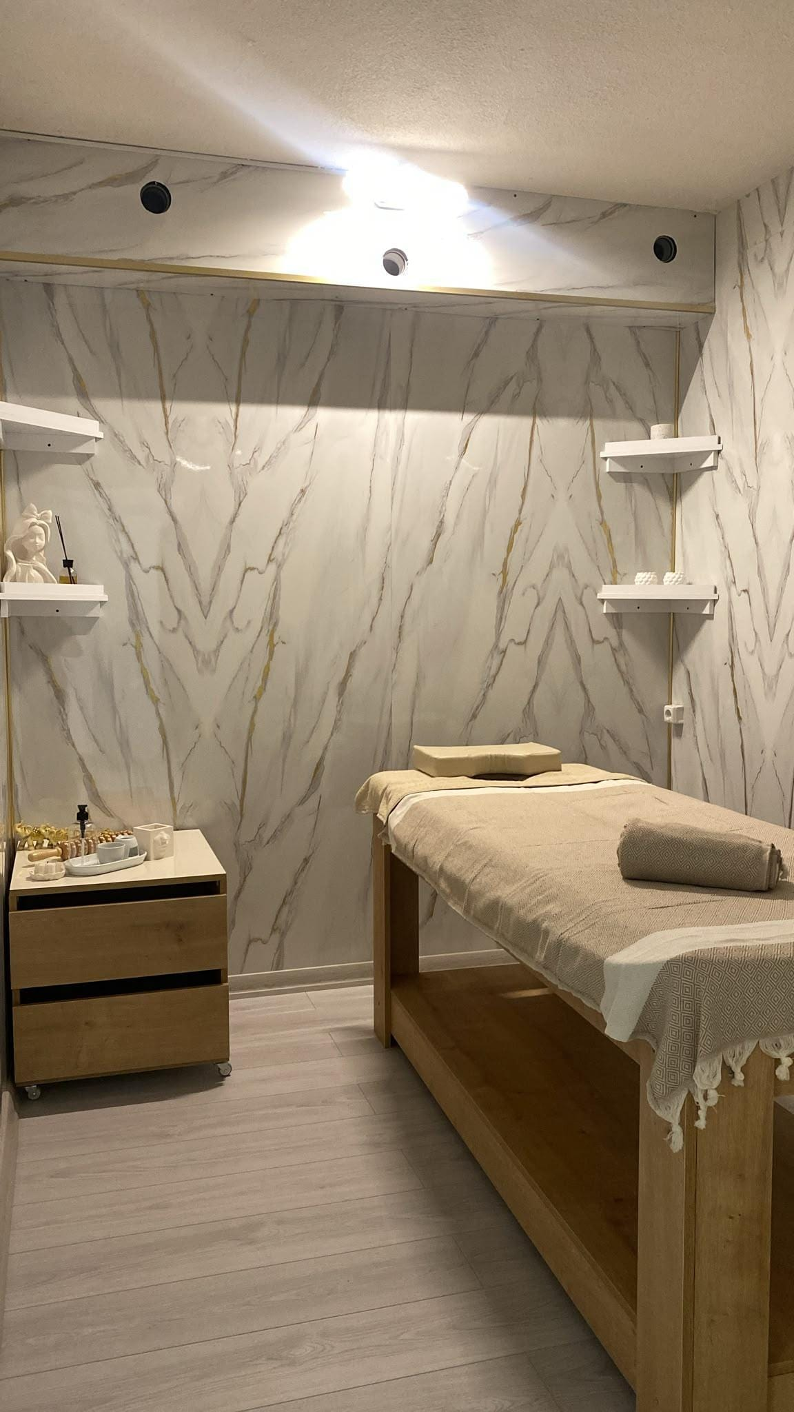 Ahşap Gövdeli Profesyonel Masaj Yatağı ve Spa Sedyesi